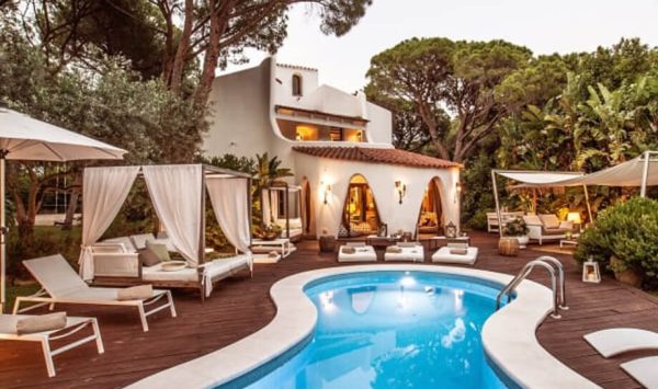 Premium Coastal Villa Stay
