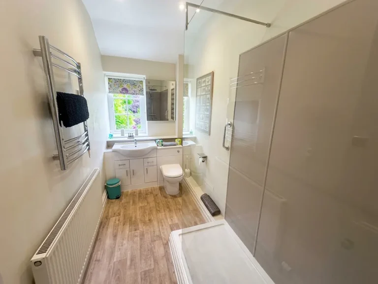 Garden Cottage 02