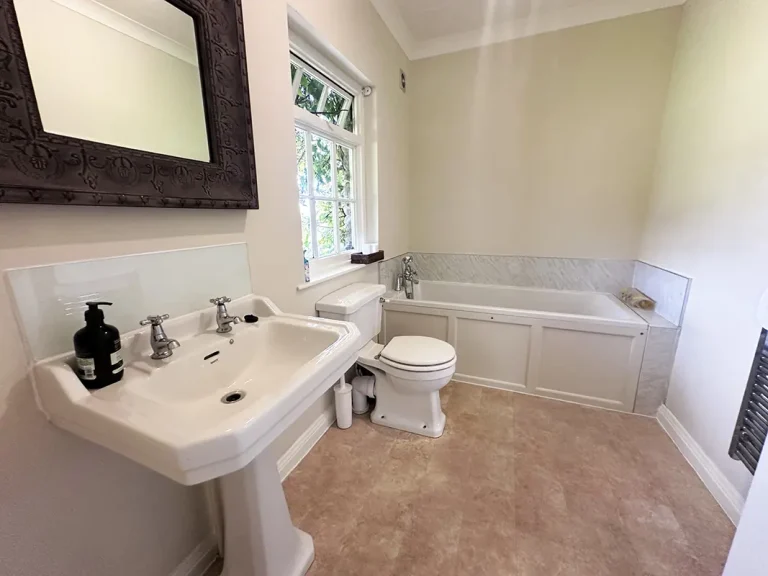 Glanusk Lodge 02